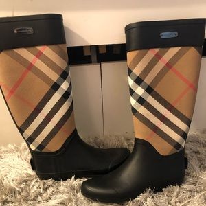 Burberry Clemence Rain Boots (women’s size 8)